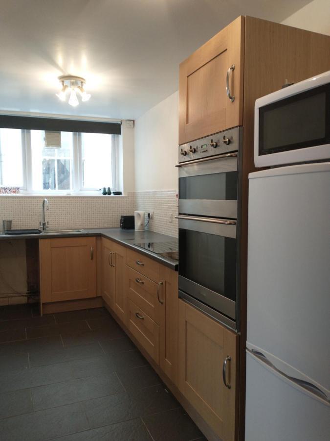 Spacious 2-Bed Apartment In Ruthin Exterior photo