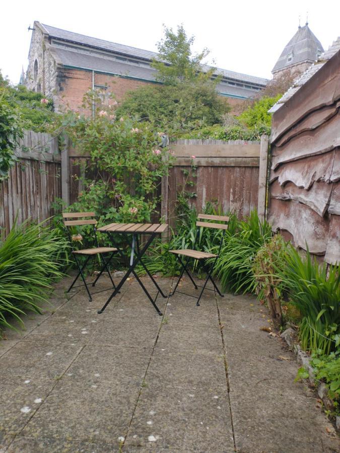 Spacious 2-Bed Apartment In Ruthin Exterior photo